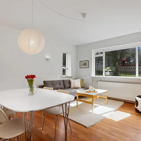 Stylish 2Br Apartment Close To City Center * Reykjavik